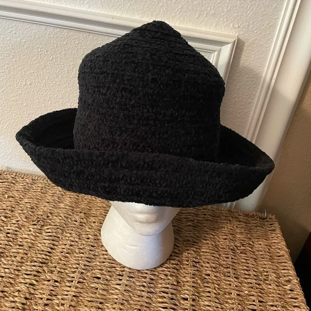 BETMAR New York Women’s Black Knit Hat - Picture 12 of 13
